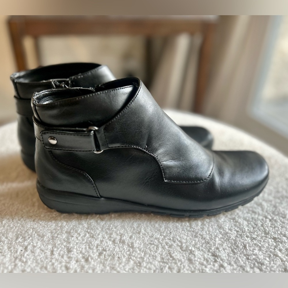 Easy Spirit Black Ankle Boots - Size 7 Narrow
